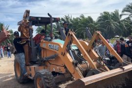 Bupati Hendrajoni hadiri proses pembukaan akses jalan menuju PT. Incasi Raya