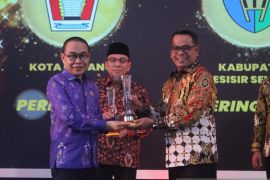 Pesisir Selatan raih juara 2 Anugerah Keterbukaan Informasi Publik Sumbar 2025