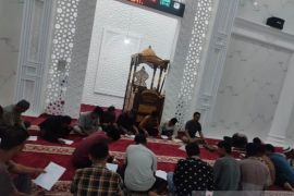 Tim Unand beri edukasi bahaya paparan panas bagi petani gambir di Pesisir Selatan