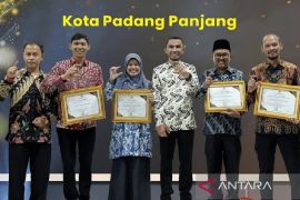 Pemkot Padang Panjang raih Anugerah Kota Informatif 2025