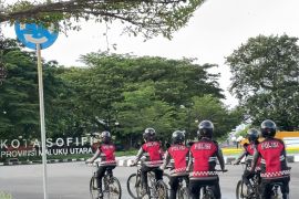 Polda Malut patroli bersepeda di kawasan keramaian
