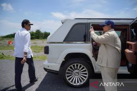 Keakraban Prabowo dan Sri Sultan warnai peresmian Jembatan Kabanaran