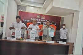 Kanwil Ditjen Imigrasi amankan tiga WNA diduga langgar peraturan keimigrasian