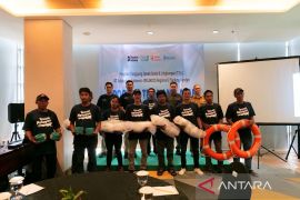 Pelindo Tanjungpandan salurkan bantuan sarana prasarana nelayan&nbsp; &lrm;