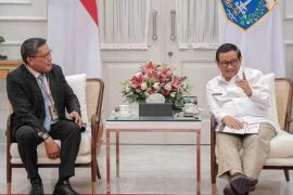 Ambon peroleh bantuan mobil sampah dan pemadam kebakaran dari Pemprov DKI