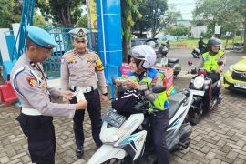 Propam Polresta Pati cek kelengkapan surat kendaraan anggota jelang Operasi Zebra Candi 2025