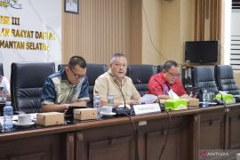 Pansus III DPRD Kalsel finalisasi Raperda pedoman pembiayaan tahun jamak