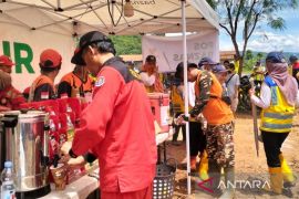 Baznas evakuasi dan salurkan bantuan bagi korban longsor Banjarnegara