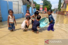 Banjir dilaporkan merendam dua desa di Kabupaten Cirebon hingga hari ini