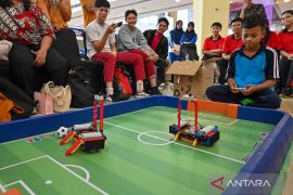 Ratusan pelajar mengikuti Festival Robotika di Palu