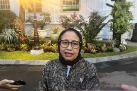 Prabowo keluarkan kocek pribadi, bantu pengadaan 2.303 becak listrik