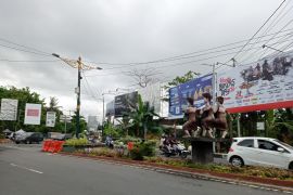 Reklame tidak berizin di Mataram siap ditertibkan