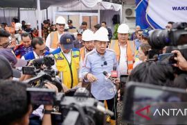 Wakil Ketua DPR tinjau dua proyek pintu air untuk atasi banjir langganan di Karawang