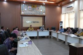 Kinerja Direktur Perumdam Tirta Pambelom Kapuas di evaluasi