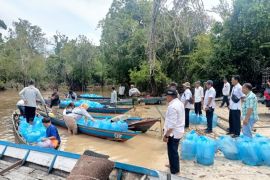 Pemkot Palangka Raya restocking Danau Rigei dengan 114.086 benih ikan