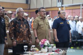 Plh Wali Kota Bekasi instruksikan camat kawal program pembangunan kelurahan
