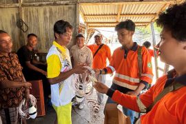 DIB salurkan lampu celup untuk dongkrak hasil nelayan di Desa Pelapis