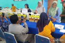 Bulog Madiun salurkan tiga juta kilogram beras untuk bantuan pangan