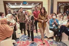 Keluarga berperan penting dalam pelindungan anak di ruang digital