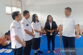 Wabup Deni tinjau seleksi kelas unggulan SMPN 3 Tarutung