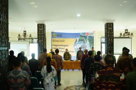 Lambar manfaatkan panas bumi di Danau Ranau