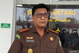 Kejari Aceh Barat limpahkan lima tersangka korupsi ke PN Tipikor Banda Aceh