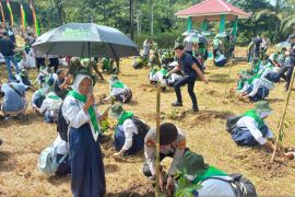 Peringati Hari Pohon Sedunia, Polda Riau tanam 21 ribu bibit pohon
