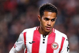 Cedera lutut, gelandang muda Brentford akhiri musim lebih cepat