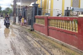 Anggota DPRD Jabar mengusulkan perbaikan TPT Sungai Ciberes dipercepat