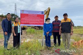 DLH Balikpapan pasang plang larangan berkegiatan di atas lahan Grand City