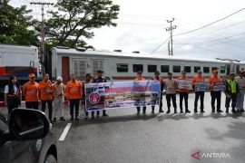 Hadapi lonjakan mobilitas akhir tahun, KAI Divre II Sumbar dan KAPM tingkatkan kesadaran keselamatan di perlintasan sebidang