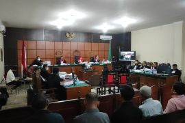 Wali Kota Singkawang menjadi saksi di sidang korupsi HPL Pasir Panjang