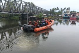 Basarnas Pasaman Sumbar turunkan tim cari korban kapal nelayan hilang