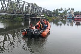 Basarnas Pasaman turunkan tim cari korban kapal nelayan hilang di Air Bangis