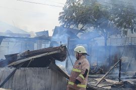 Seorang warga tewas dalam kebakaran warung di Pekanbaru