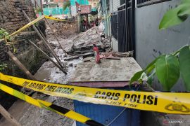 Polisi usut kasus tembok sekolah yang roboh di Palmerah