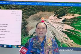 PVMBG: 137 pendaki Semeru aman di zona 8 kilometer