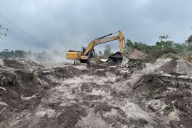 Pemkab Lumajang percepat pembersihan APG Semeru secara intensif