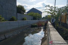 Pemkab Kudus kerahkan masyarakat bersihkan gorong-gorong antisipasi banjir