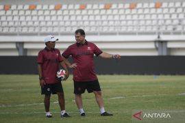 Pelatih Madura takjub dengan SUGBK, teringat stadion di Piala Dunia