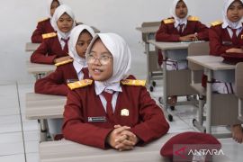 Indonesian govt reviews implementation of Sekolah Rakyat