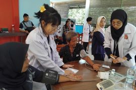 AMSA-PT.REKI kolaborasi beri layanan kesehatan warga suku batin sembilan