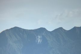 Aktivitas kegempaan Gunung Sangeang Api menurun, status tetap waspada