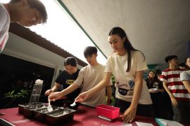 KBM PCU ajak warga Siwalankerto Surabaya kembangkan "edible plastic"