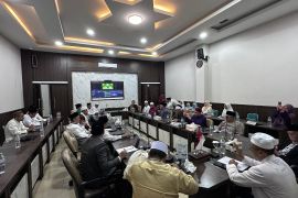 Belasan Mufti Kerajaan Perak-Malaysia belajar tarekat ke PWNU Jatim