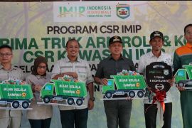 Dukung Bupati atasi sampah, IMIP bantu truk dan kontainer