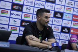 Carlos Pena cari formula terbaik untuk Persita Tangerang