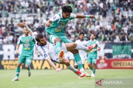 Laga Persebaya Surabaya vs Arema FC di GBT cetak rekor penonton