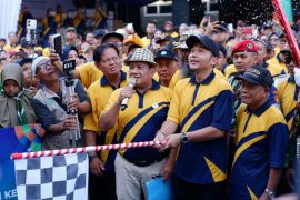 Respati Ardi lepas 5.000 peserta jalan sehat Milad 113 Muhammadiyah