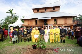 Geleri Foto - Jejak Peradaban Negeri Seribu Suluk: Gubernur Riau Resmikan Istana Rokan